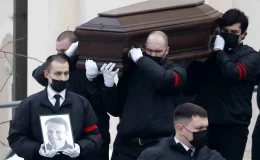 Rusya’da Tutuklu Bulunan Muhalif Lider Alexei Navalny’nin Cenazesi Törenle Defnedildi
