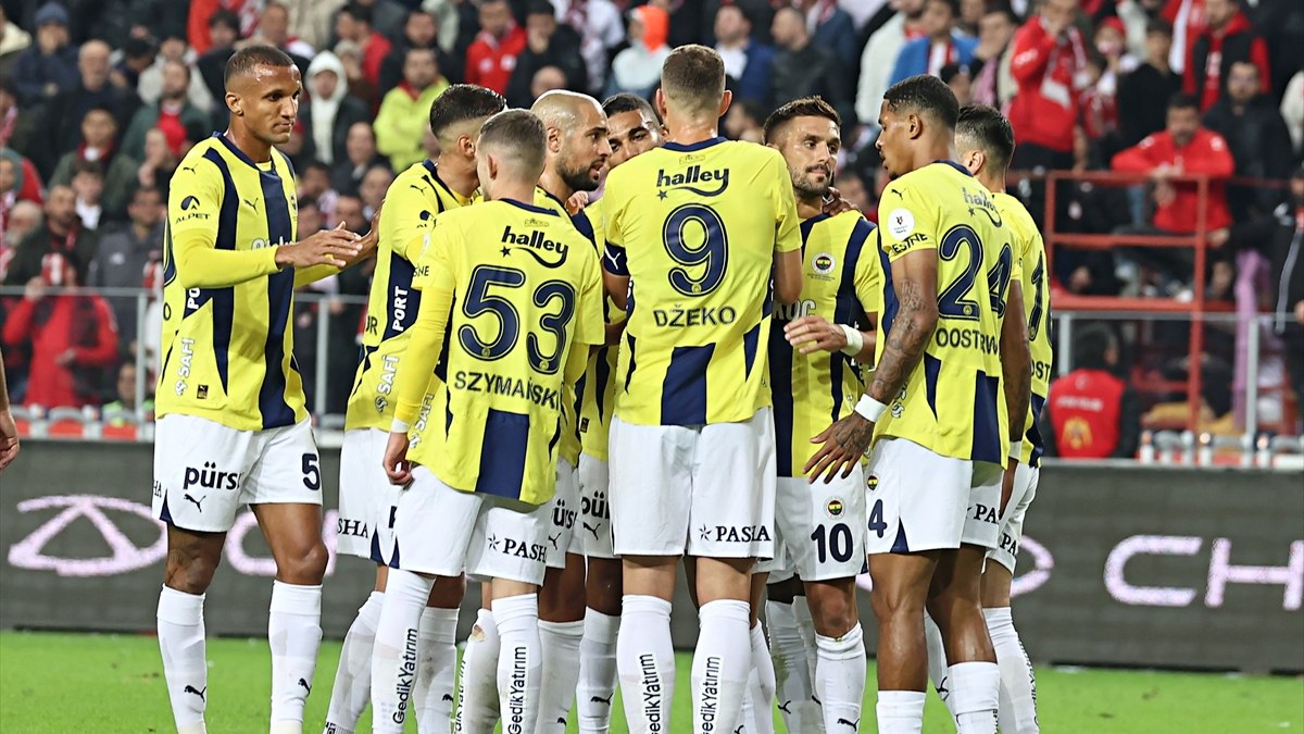 Avrupa Ligi’nde Fenerbahçe ve Beşiktaş’ın gecesi: Muhtemel 11’ler