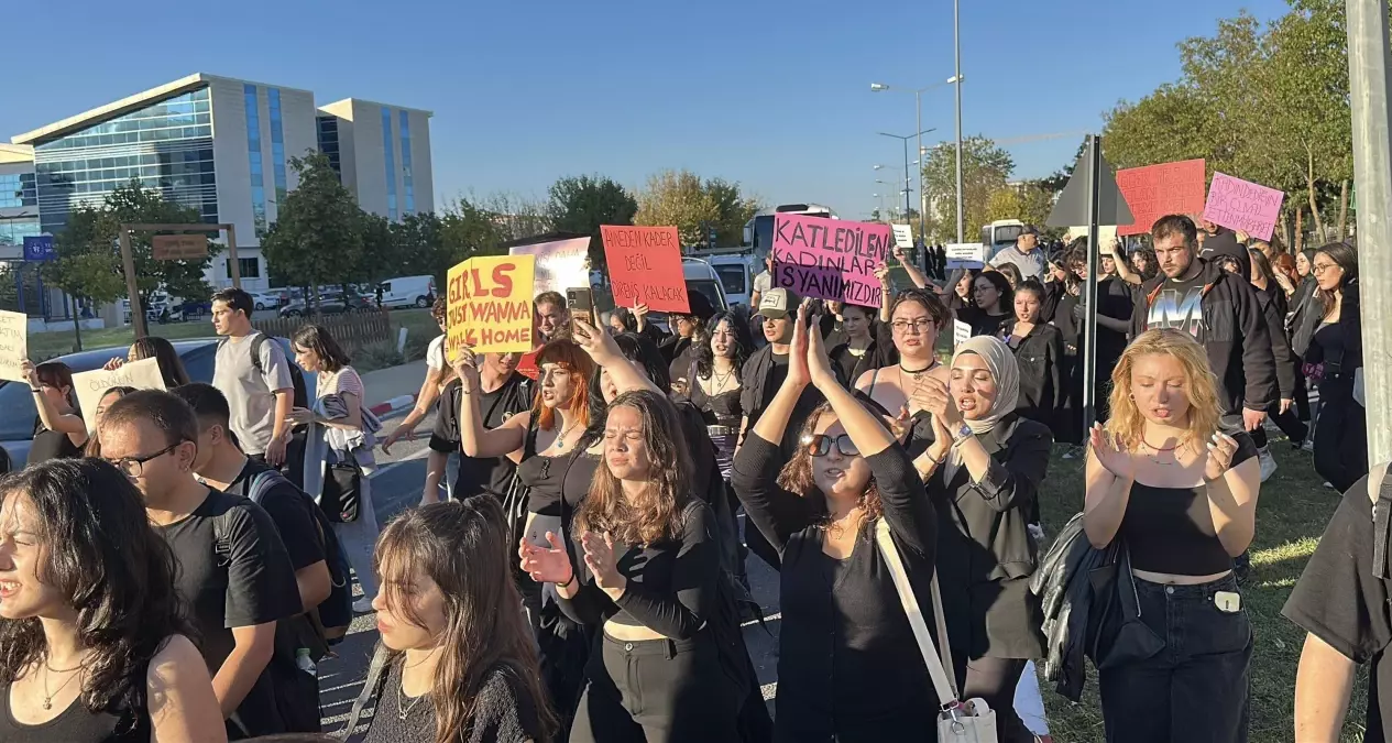 Trakya Üniversitesi Öğrencilerinden Kadın ve Çocuk Cinayetlerine Karşı Yürüyüş