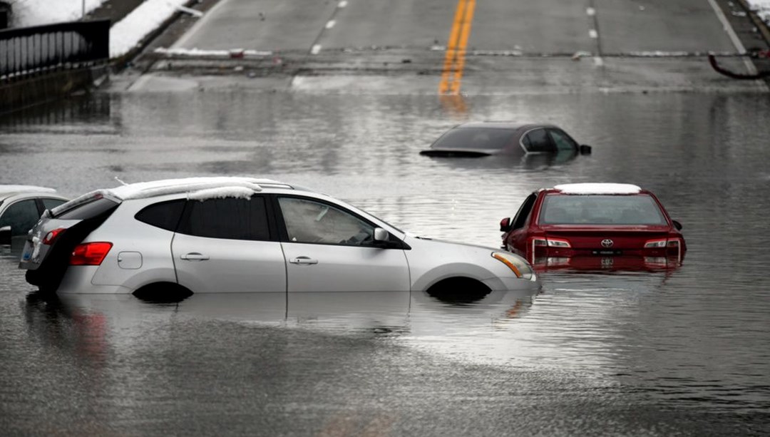 ABD’nin 8 eyaletinde fırtına alarmı: Nehirler taştı, yollar kapandı
