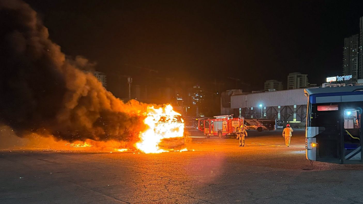 Son Dakika! İsrail’de 3 Otobüste Art Arda Patlama: Batı Şeria’ya Yönelik Geniş Çaplı Operasyon Başlatıldı